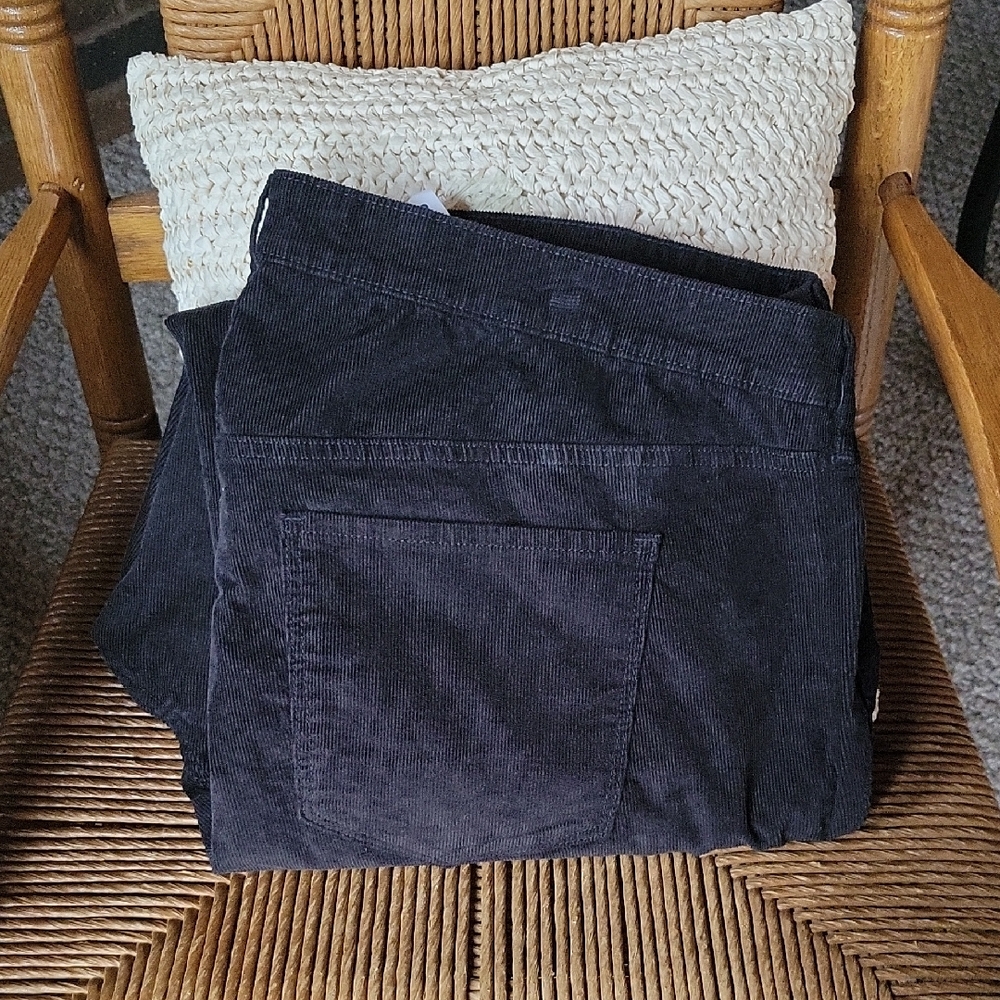 Old Navy Rockstar, black, super skinny, high-rise corduroy pants, size 26